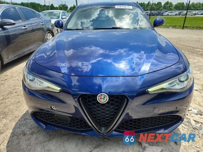 Piąte zdjęcie samochodu w środku: 2017 ALFA ROMEO GIULIA Q4 VIN:ZARFAEDN6H7550466 - miniatura