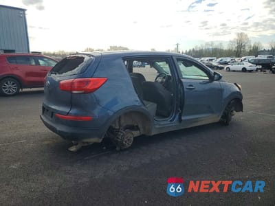 Trzecie zdjęcie samochodu z tyłu: 2016 KIA SPORTAGE LX VIN:KNDPB3AC0G7818820 - miniatura