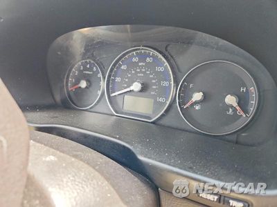 Zdjęcie 9 z 14 samochodu: 2010 HYUNDAI SANTA FE GLS VIN:5NMSG3AB2AH396200 - miniatura