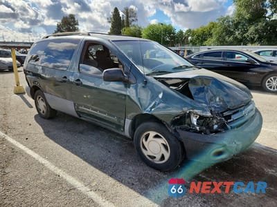 Czwarte zdjęcie samochodu z boku: 2000 TOYOTA SIENNA LE VIN:4T3ZF13C6YU263103 - miniatura