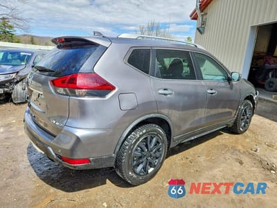 Trzecie zdjęcie samochodu z tyłu: 2019 NISSAN ROGUE SV VIN:KNMAT2MV0KP557613 - miniatura