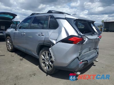 Drugie zdjęcie samochodu z przodu: 2021 TOYOTA RAV4 XLE PREMIUM VIN:2T3C1RFVXMC111255 - miniatura