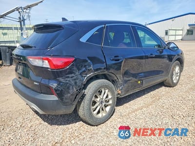 Trzecie zdjęcie samochodu z tyłu: 2020 FORD ESCAPE SE VIN:1FMCU9G65LUC02812 - miniatura