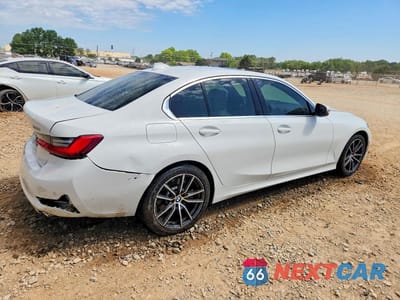 Trzecie zdjęcie samochodu z tyłu: 2021 BMW 330I VIN:3MW5R1J09M8B85710 - miniatura