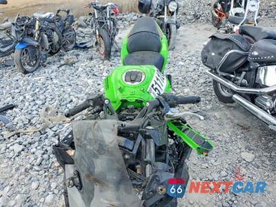 Piąte zdjęcie samochodu w środku: 2024 KAWASAKI EX650 P VIN:ML5EXEP16RDAC5478 - miniatura