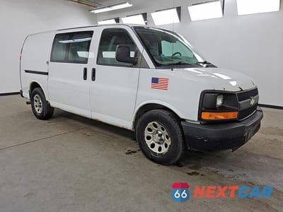 Czwarte zdjęcie samochodu z boku: 2012 CHEVROLET EXPRESS G1500 VIN:1GCSGAFXXC1151005 - miniatura