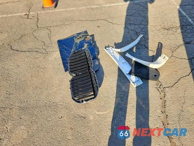 Zdjęcie 13 z 13 samochodu: 2022 BMW X7 XDRIVE40I VIN:5UXCW2C01N9L61256 - miniatura