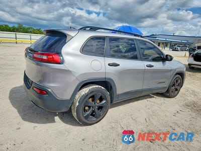 Trzecie zdjęcie samochodu z tyłu: 2022 JEEP CHEROKEE SPORT VIN:1C4PJLAB0GW362463 - miniatura