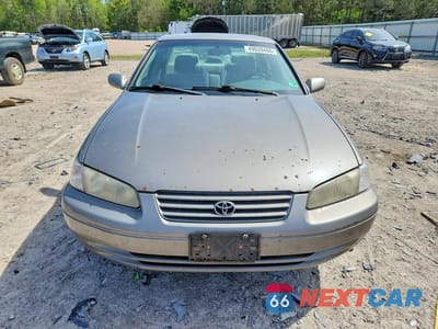 Piąte zdjęcie samochodu w środku: 1999 TOYOTA CAMRY LE VIN:4T1BG28K4XU592667 - miniatura