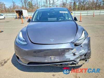 Piąte zdjęcie samochodu w środku: 2020 TESLA MODEL Y VIN:5YJYGDEE9LF044949 - miniatura