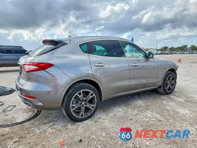 Trzecie zdjęcie samochodu z tyłu: 2018 MASERATI LEVANTE LUXURY VIN:ZN661XUL6JX268871 - miniatura