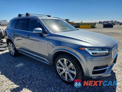 Czwarte zdjęcie samochodu z boku: 2019 VOLVO XC90 T6 INSCRIPTION VIN:YV4A22PLXK1488457 - miniatura