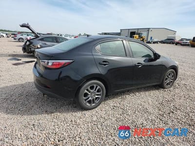 Trzecie zdjęcie samochodu z tyłu: 2019 TOYOTA YARIS LE VIN:3MYDLBYV2KY513541 - miniatura