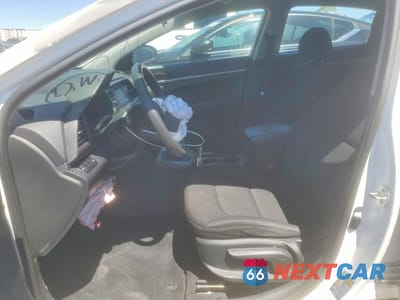 Zdjęcie 7 z 12 samochodu: 2019 HYUNDAI ELANTRA SE VIN:5NPD74LF6KH437933 - miniatura