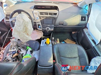 Zdjęcie 8 z 12 samochodu: 2017 TOYOTA PRIUS V THREE VIN:JTDZN3EU2HJ061751 - miniatura
