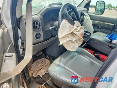 Zdjęcie 8 z 13 samochodu: 2019 FORD E350 BOX TRUCK VIN:1FDWE3FS8KDC32925 - miniatura