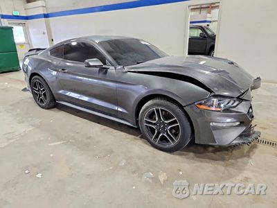 Czwarte zdjęcie samochodu z boku: 2019 FORD MUSTANG VIN:1FA6P8TH2K5172077 - miniatura