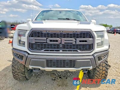 Piąte zdjęcie samochodu w środku: 2017 FORD F150 RAPTOR VIN:1FTFW1RG0HFA80651 - miniatura