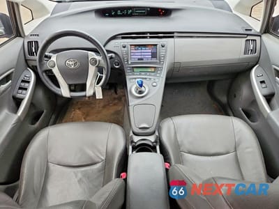 Zdjęcie 8 z 12 samochodu: 2011 TOYOTA PRIUS FIVE VIN:JTDKN3DU4B0289041 - miniatura