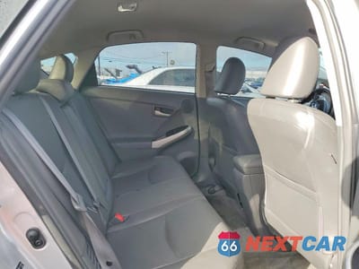 Zdjęcie 10 z 12 samochodu: 2010 TOYOTA PRIUS V VIN:JTDKN3DU9A1115975 - miniatura