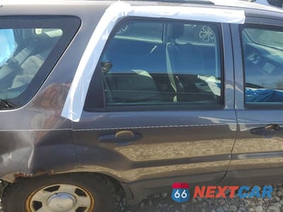 Zdjęcie 10 z 12 samochodu: 2004 FORD ESCAPE XLS VIN:1FMYU92174KB40246 - miniatura