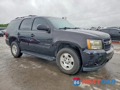 Czwarte zdjęcie samochodu z boku: 2013 CHEVROLET TAHOE K1500 LT VIN:1GNSKBE0XDR341681 - miniatura