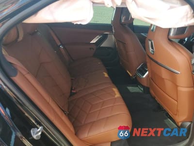 Zdjęcie 10 z 12 samochodu: 2025 BMW I7 XDRIVE60 VIN:WBY53EJ01SCU91381 - miniatura