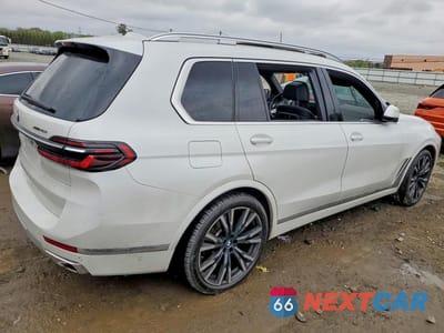 Trzecie zdjęcie samochodu z tyłu: 2023 BMW X7 XDRIVE40I VIN:5UX23EM06P9R58099 - miniatura