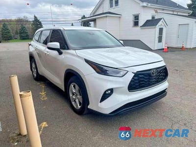 Czwarte zdjęcie samochodu z boku: 2023 TOYOTA HIGHLANDER LE VIN:5TDKDRBH1PS005722 - miniatura
