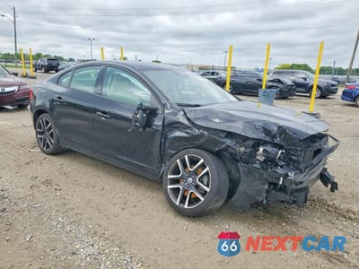 Czwarte zdjęcie samochodu z boku: 2018 VOLVO S60 DYNAMIC VIN:YV126MFL5J2453577 - miniatura
