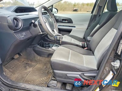 Zdjęcie 7 z 11 samochodu: 2012 TOYOTA PRIUS C TWO VIN:JTDKDTB34C1008445 - miniatura