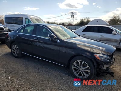 Czwarte zdjęcie samochodu z boku: 2015 MERCEDES-BENZ C 300 4MATIC VIN:55SWF4KB6FU024861 - miniatura