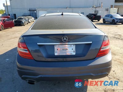 Zdjęcie 6 z 12 samochodu: 2014 MERCEDES-BENZ C 250 VIN:WDDGJ4HB4EG188650 - miniatura