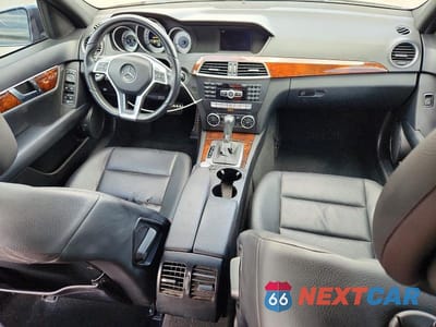 Zdjęcie 8 z 13 samochodu: 2014 MERCEDES-BENZ C 250 VIN:WDDGF4HBXER315777 - miniatura