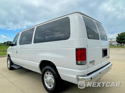 Trzecie zdjęcie samochodu z tyłu: 2013 FORD ECONOLINE E350 SUPER DUTY WAGON VIN:1FBNE3BL4DDA99277 - miniatura