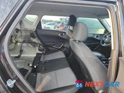 Zdjęcie 10 z 13 samochodu: 2020 KIA SOUL S VIN:KNDJ23AU1L7064254 - miniatura
