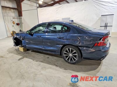 Drugie zdjęcie samochodu z przodu: 2022 VOLVO S60 B5 MOMENTUM VIN:7JRL12TZ5NG155207 - miniatura