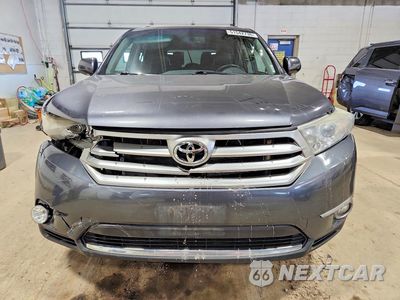Piąte zdjęcie samochodu w środku: 2013 TOYOTA HIGHLANDER LIMITED VIN:5TDDK3EH3DS252372 - miniatura