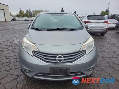 Piąte zdjęcie samochodu w środku: 2014 NISSAN VERSA NOTE SV VIN:3N1CE2CP3EL431917 - miniatura