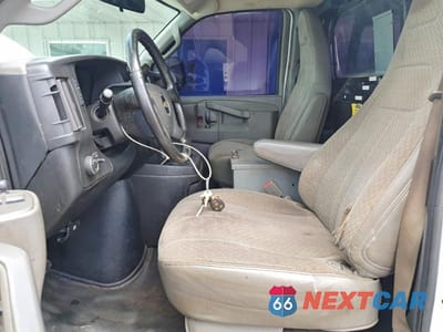 Zdjęcie 7 z 13 samochodu: 2020 CHEVROLET EXPRESS 25 VIN:1GCWGAFP5L1276611 - miniatura