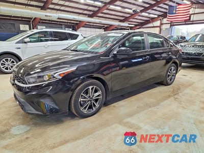 2023 KIA FORTE LXS 3KPF24AD1PE538382 - główne zdjęcie licytacji z USA - miniatura