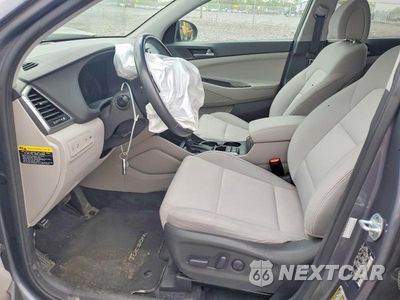 Zdjęcie 7 z 12 samochodu: 2017 HYUNDAI TUCSON SPORT VIN:KM8J33A27HU519947 - miniatura