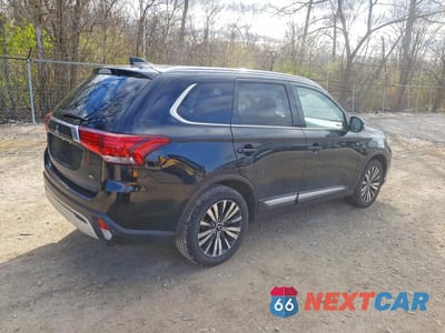 Trzecie zdjęcie samochodu z tyłu: 2020 MITSUBISHI OUTLANDER SE VIN:JA4AD3A38LZ028349 - miniatura