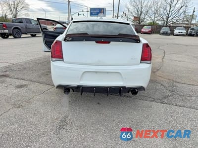 Zdjęcie 13 z 14 samochodu: 2023 CHRYSLER 300 S VIN:2C3CCABG8PH628211 - miniatura