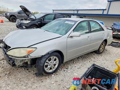 2004 TOYOTA CAMRY LE V6 4T1BF32K24U575928 - główne zdjęcie licytacji z USA - miniatura