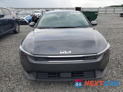 Piąte zdjęcie samochodu w środku: 2025 KIA K4 LXS VIN:3KPFT4DE2SE029735 - miniatura