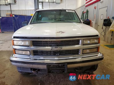 Piąte zdjęcie samochodu w środku: 1999 CHEVROLET TAHOE K1500 VIN:1GNEK13R6XJ355699 - miniatura