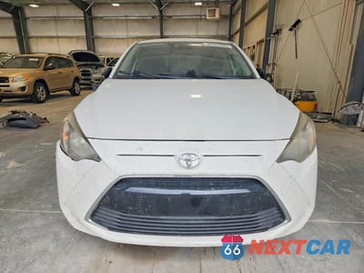 Piąte zdjęcie samochodu w środku: 2017 TOYOTA YARIS IA BASE VIN:3MYDLBYV7HY178902 - miniatura
