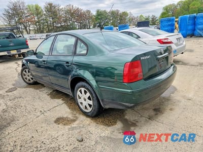 Drugie zdjęcie samochodu z przodu: 1999 VOLKSWAGEN PASSAT GLS VIN:WVWMA63BXXE520282 - miniatura