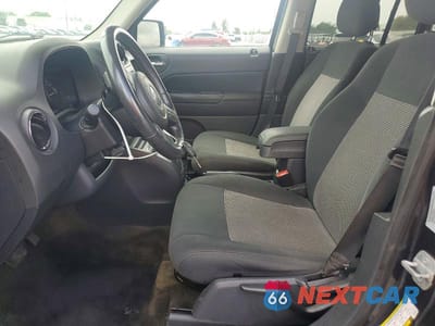 Zdjęcie 7 z 12 samochodu: 2014 JEEP PATRIOT LATITUDE VIN:1C4NJPFB0ED888169 - miniatura